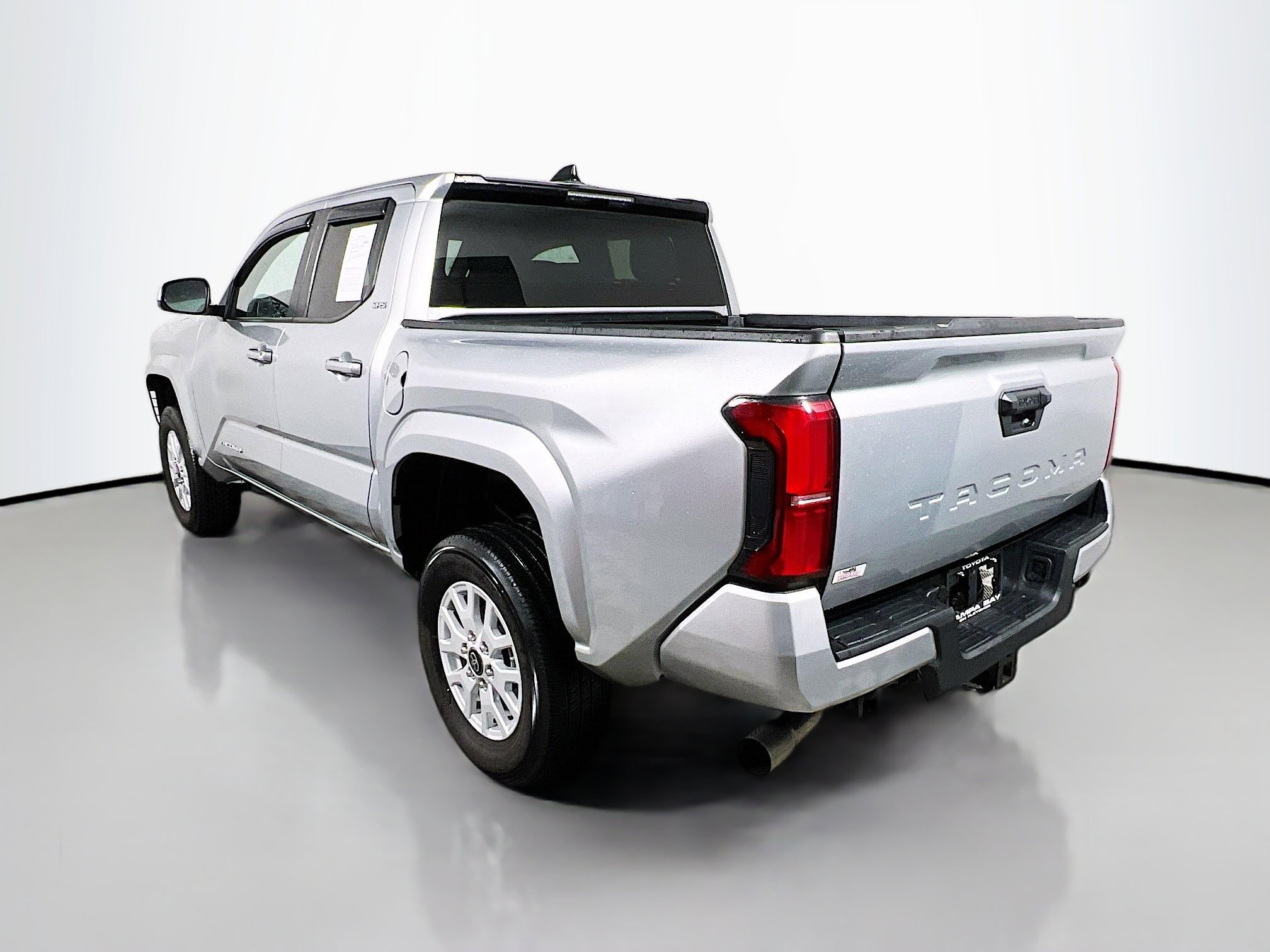 Used 2024 Toyota Tacoma SR5 image 8