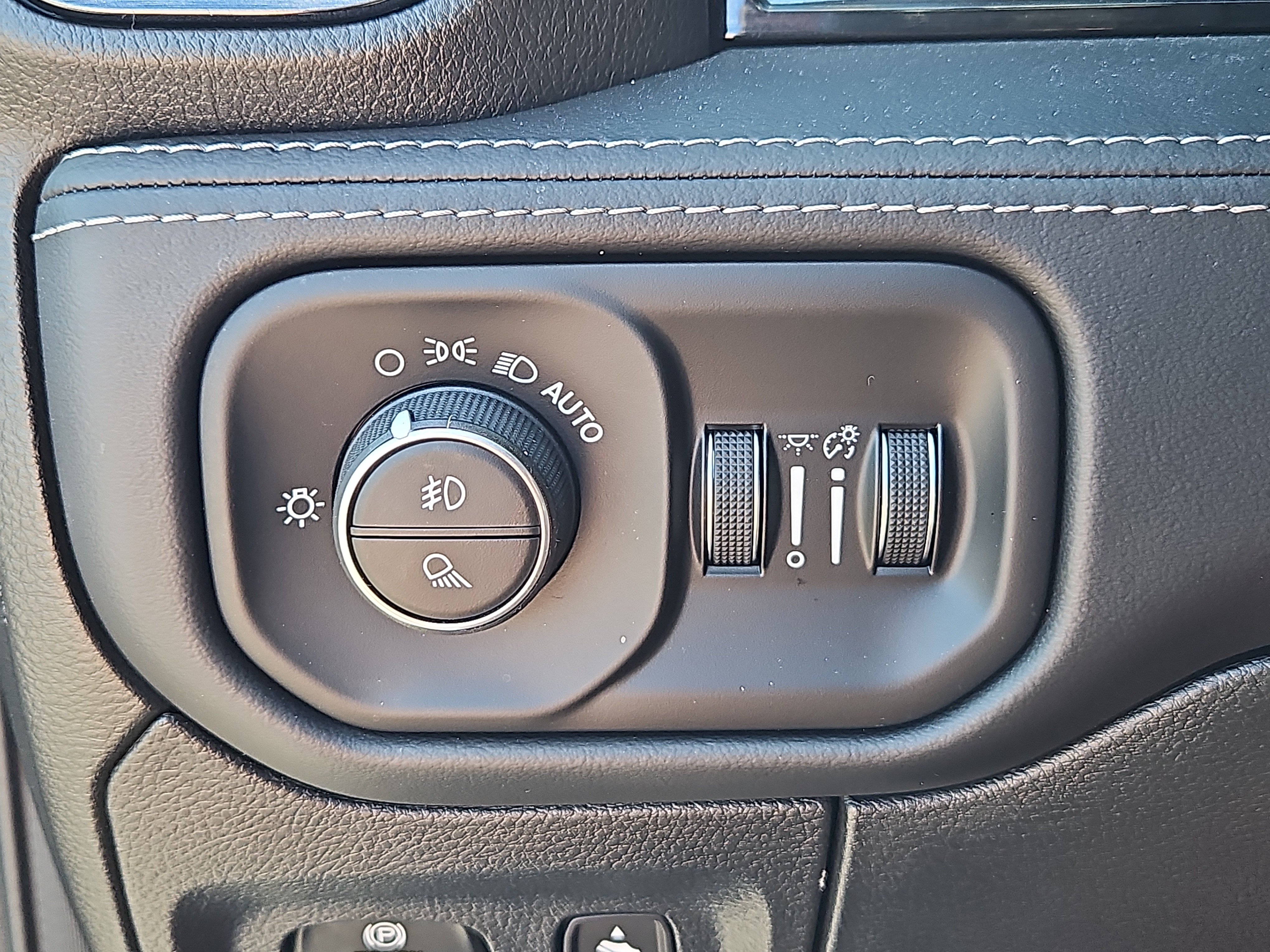 Used 2023 RAM 1500 Limited AWD/4WD image 20