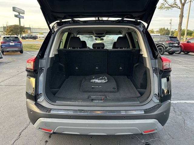Used 2023 Nissan Rogue SV image 16