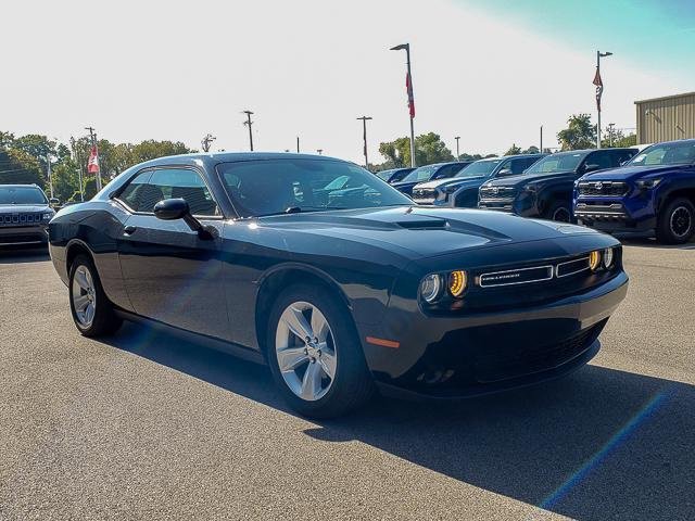 Used 2023 Dodge Challenger SXT image 3