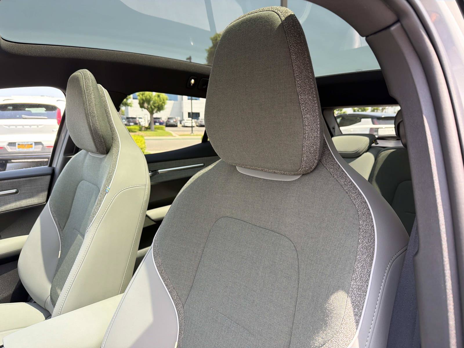 New 2026 Volvo EX30 Plus w/ Climate Package AWD/4WD image 15