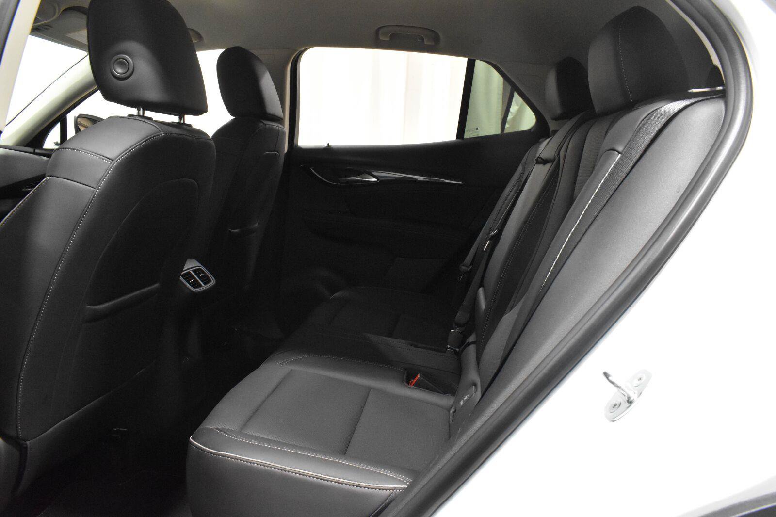 Used 2023 Buick Envision Essence FWD image 4