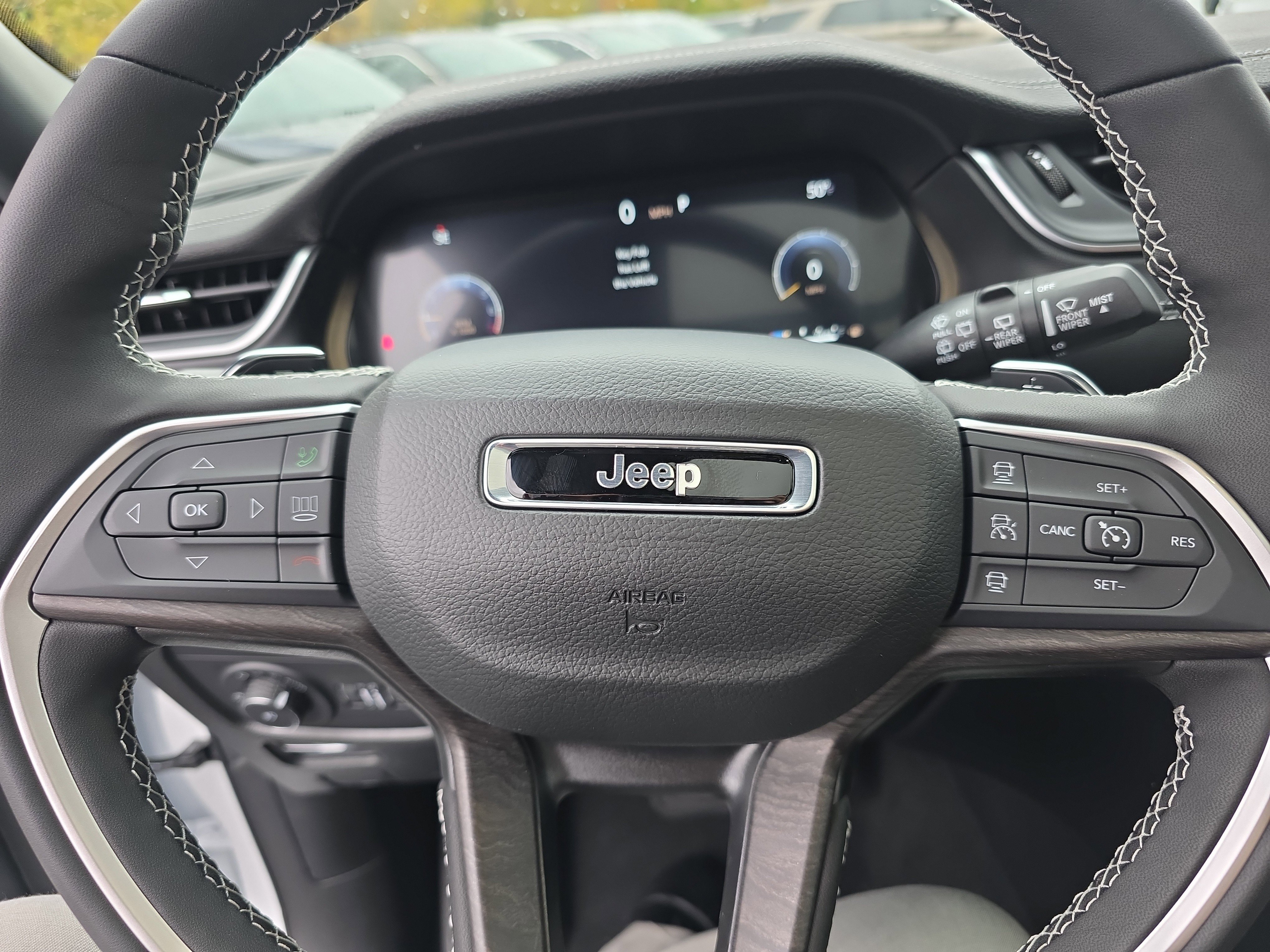 New 2025 Jeep Grand Cherokee Limited w/ Black Appearance Package image 10