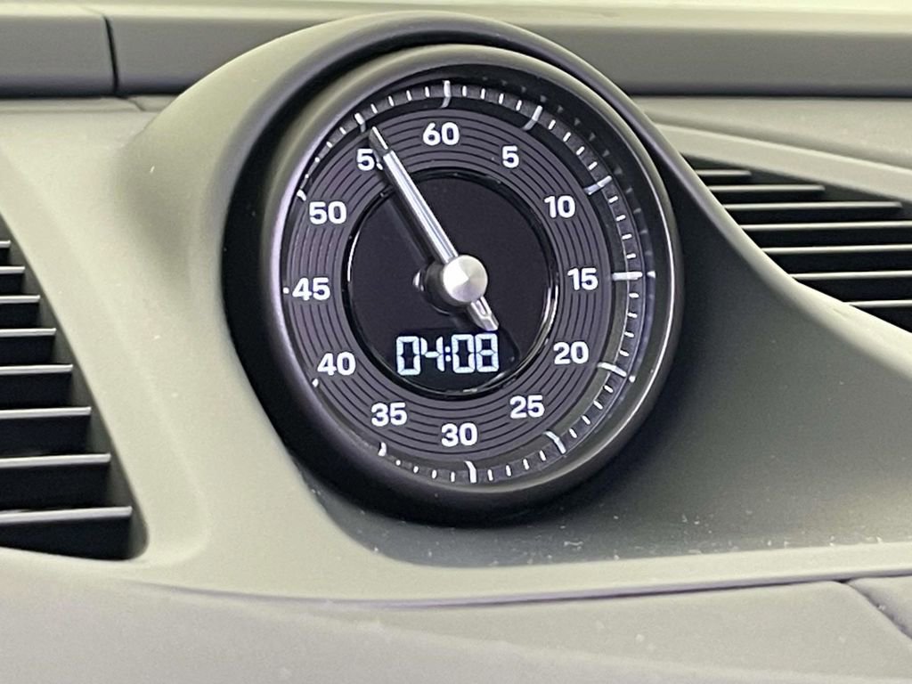 New 2025 Porsche Macan 4S Electric image 28