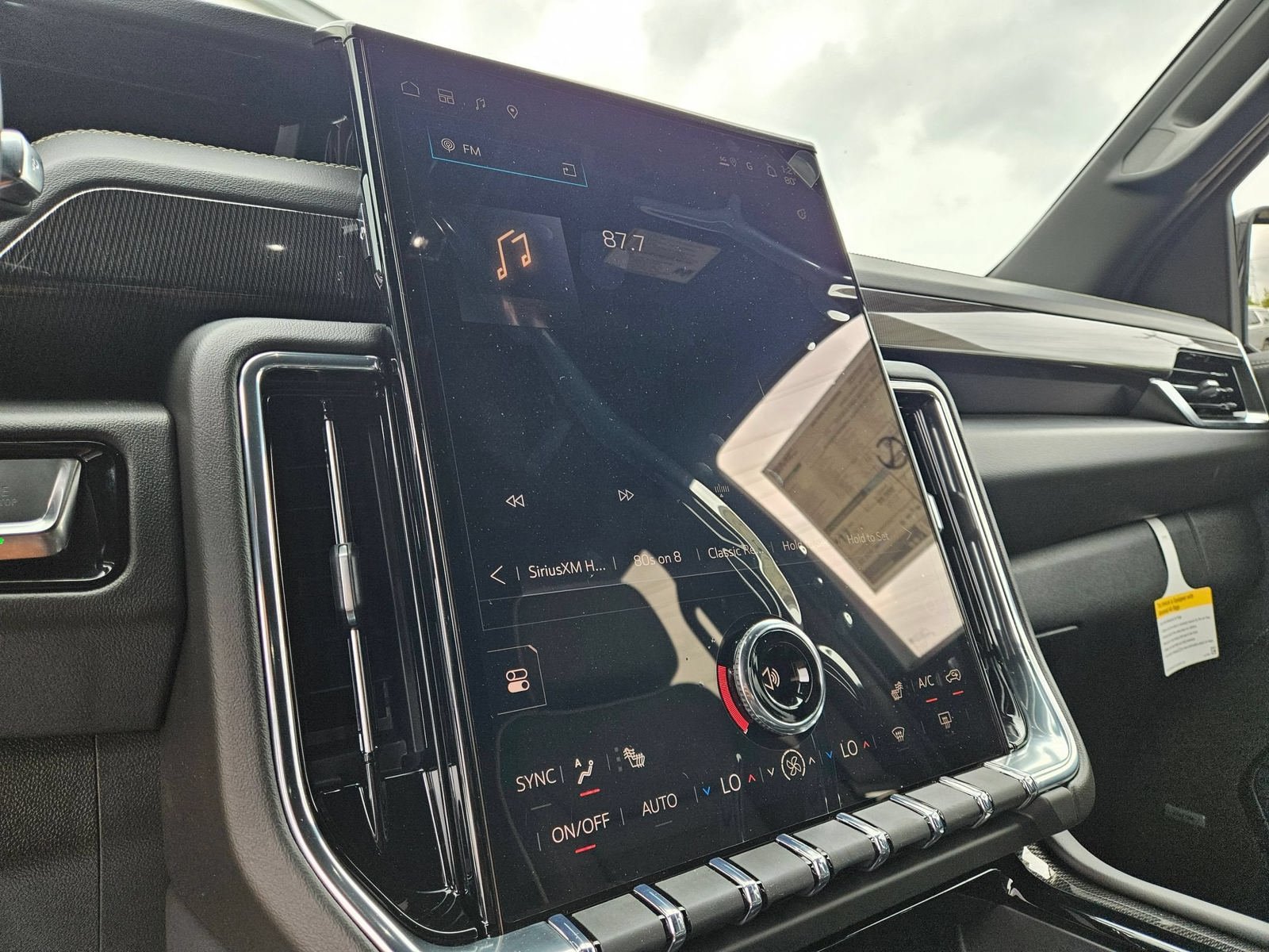 New 2026 GMC Yukon Elevation AWD/4WD image 18