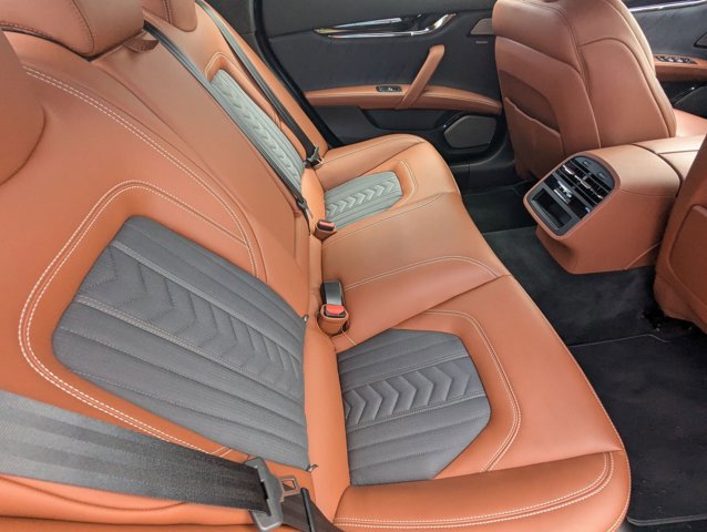 Used 2019 Maserati Quattroporte GTS GranLusso image 18