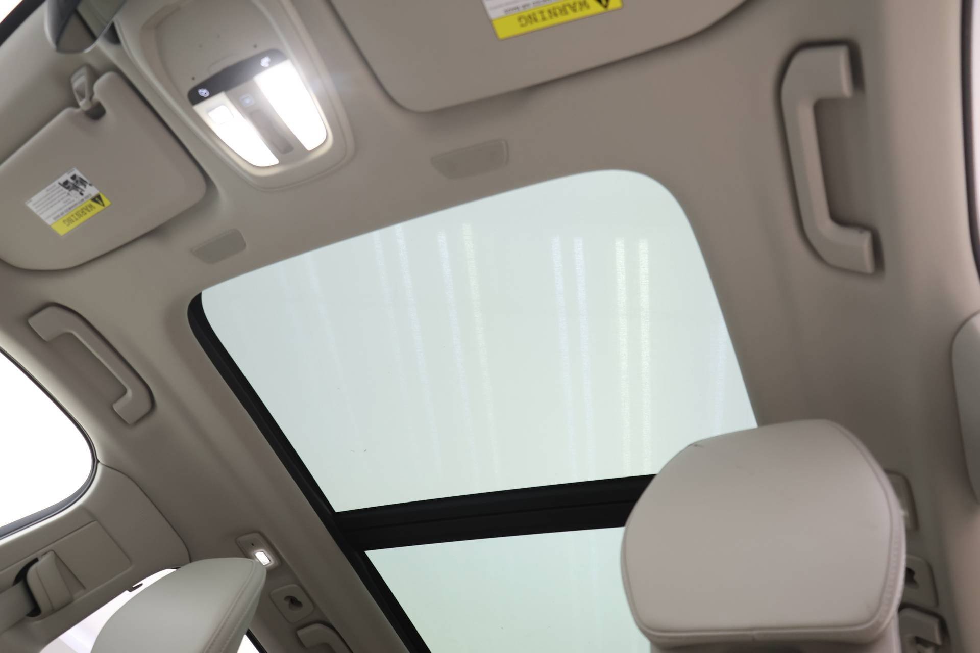 Certified 2025 Volvo XC60 T8 Ultra w/ Protection Package Premier image 22