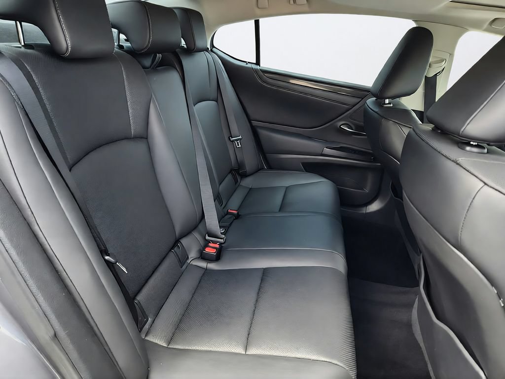 Used 2021 Lexus ES 300h w/ Accessory Package 2 FWD image 34