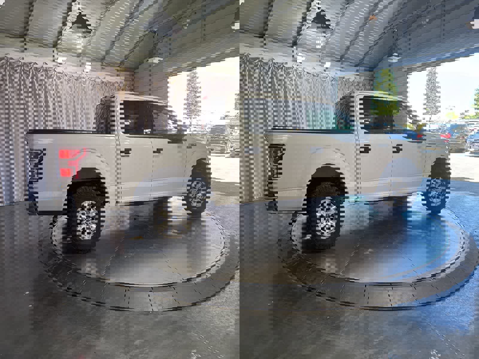 Used 2018 Ford F150 XLT w/ Equipment Group 301A Mid image 3