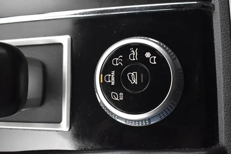 Used 2024 Mitsubishi Outlander FWD image 34