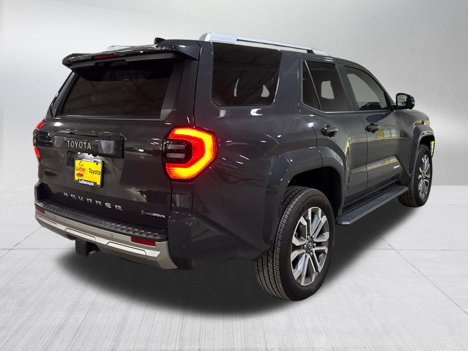 Used 2025 Toyota 4Runner Limited AWD/4WD image 6