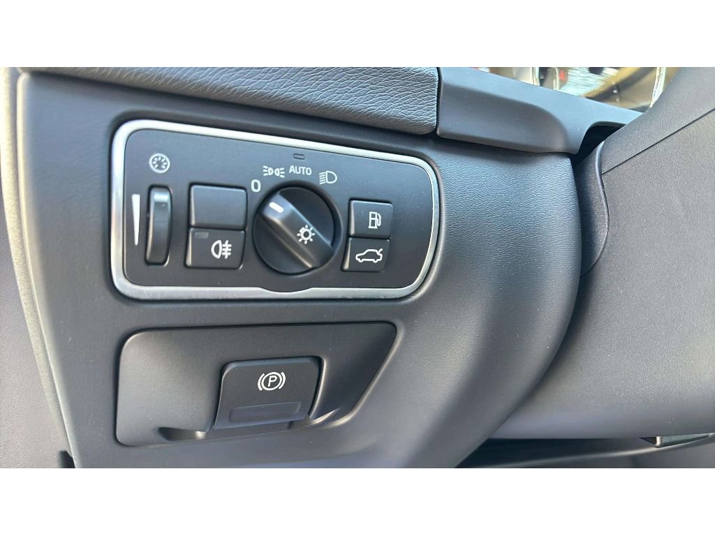 Used 2017 Volvo S60 T5 Inscription image 20