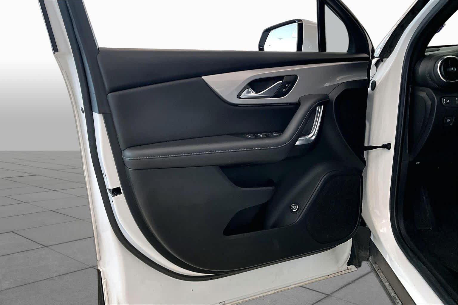 Used 2022 Chevrolet Blazer LT FWD image 19