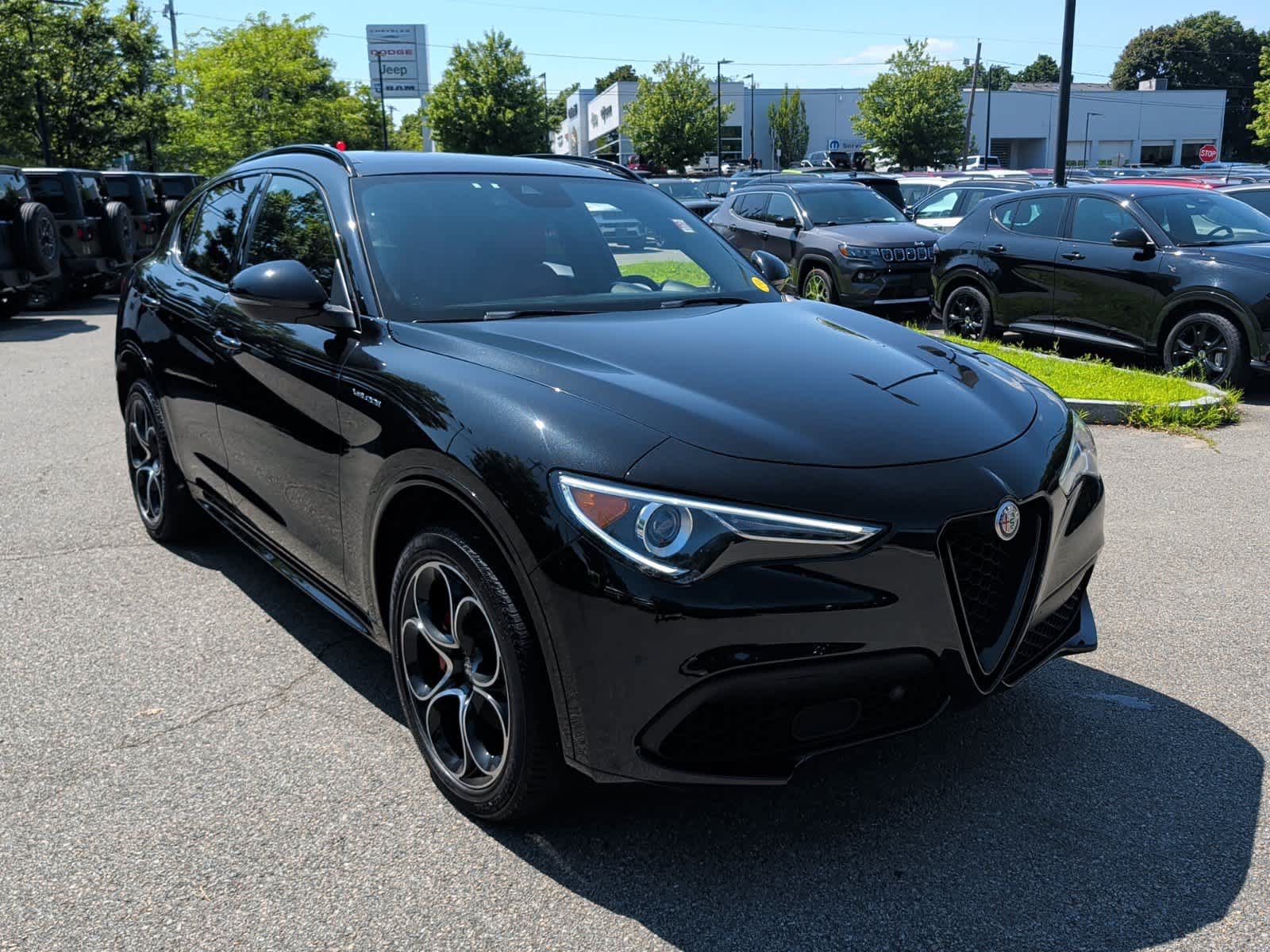 Used 2023 Alfa Romeo Stelvio Veloce AWD/4WD image 8