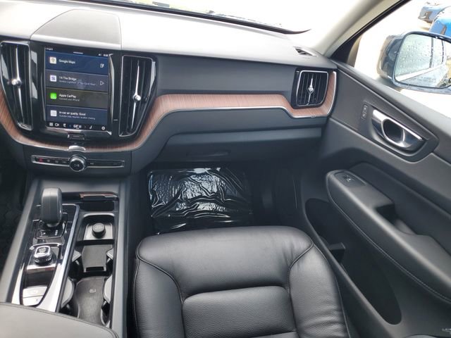 Used 2023 Volvo XC60 T8 Plus image 32