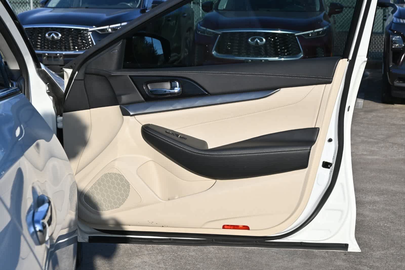 Used 2020 Nissan Maxima 3.5 SV w/ Floor Mat Group FWD image 23