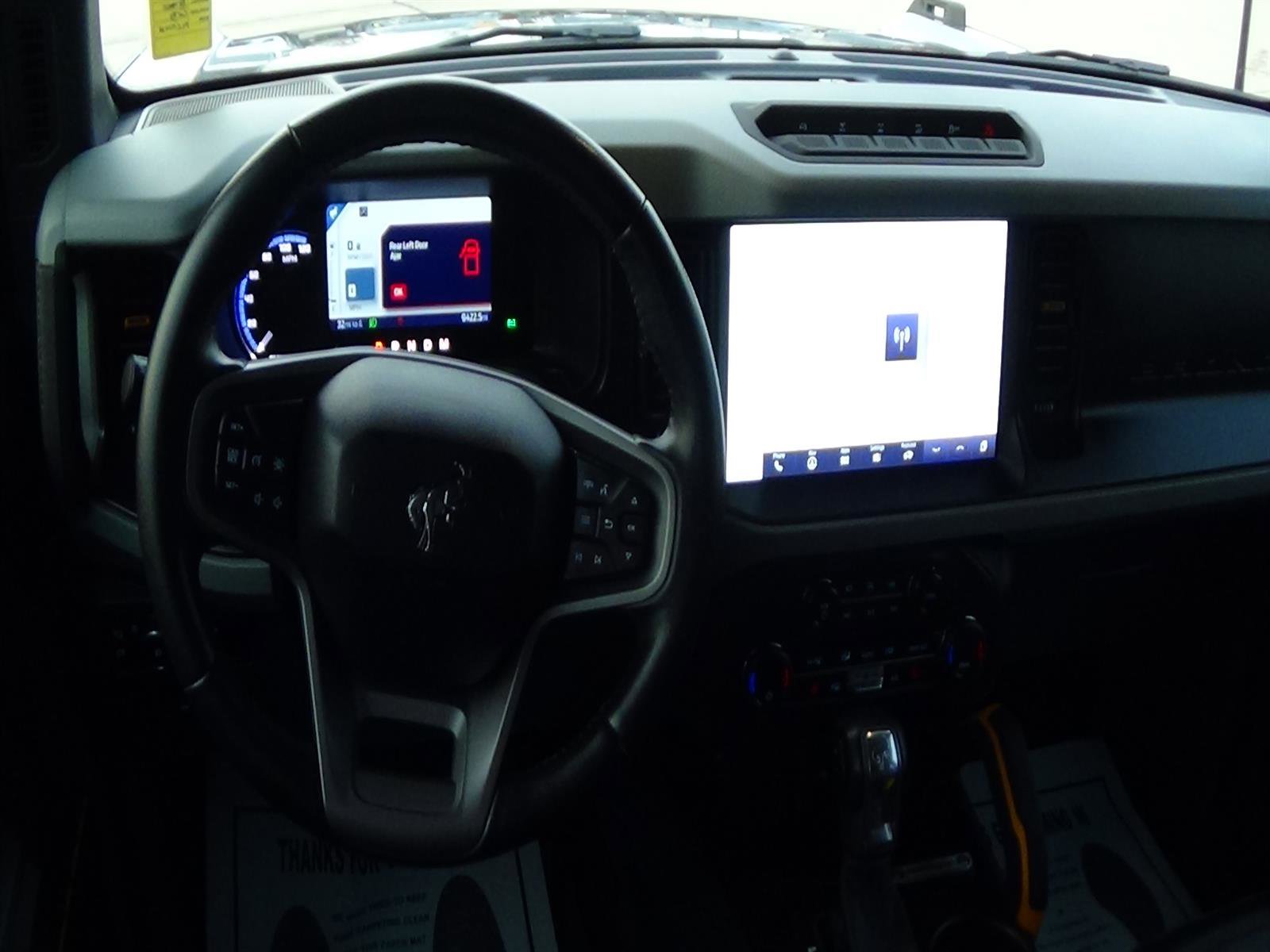 Used 2023 Ford Bronco Badlands image 12