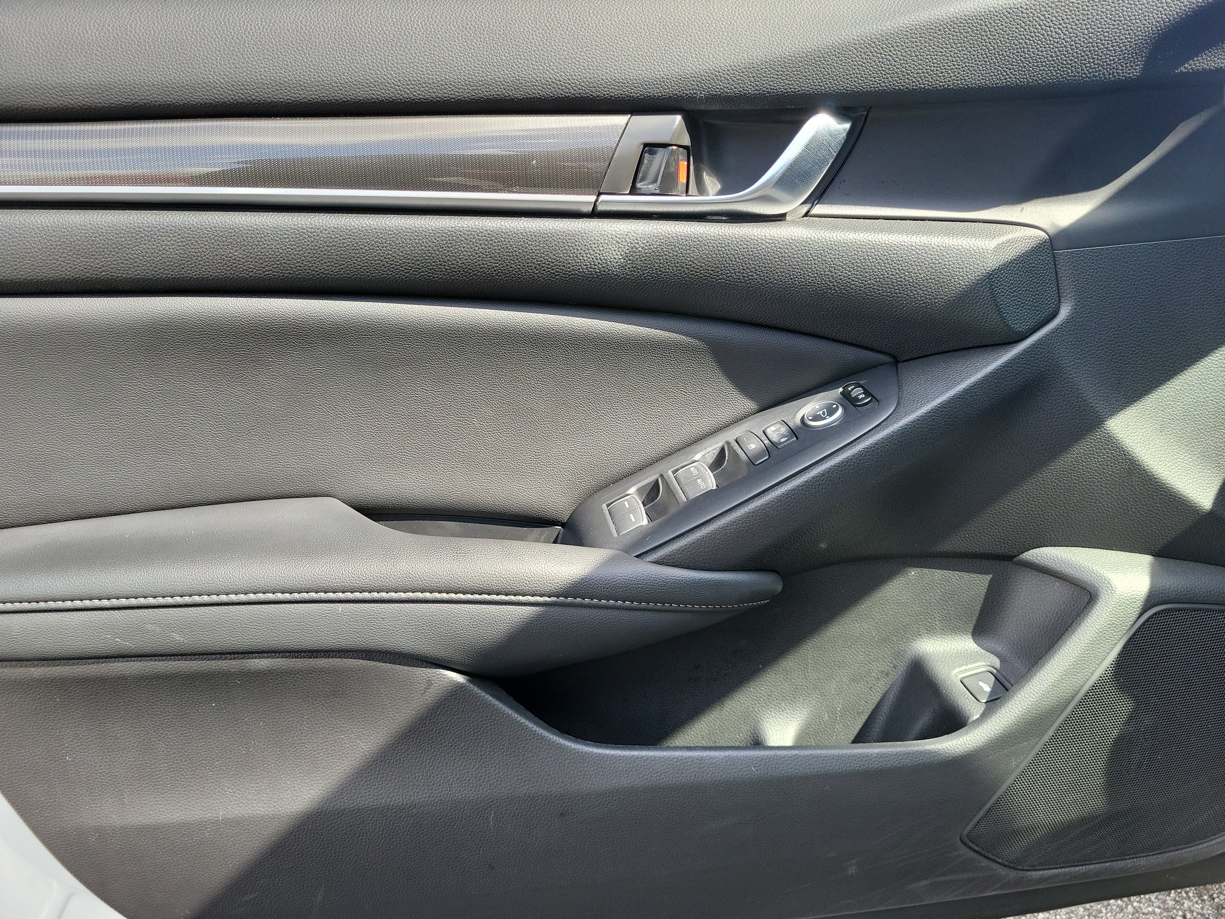 Used 2020 Honda Accord Sport image 15