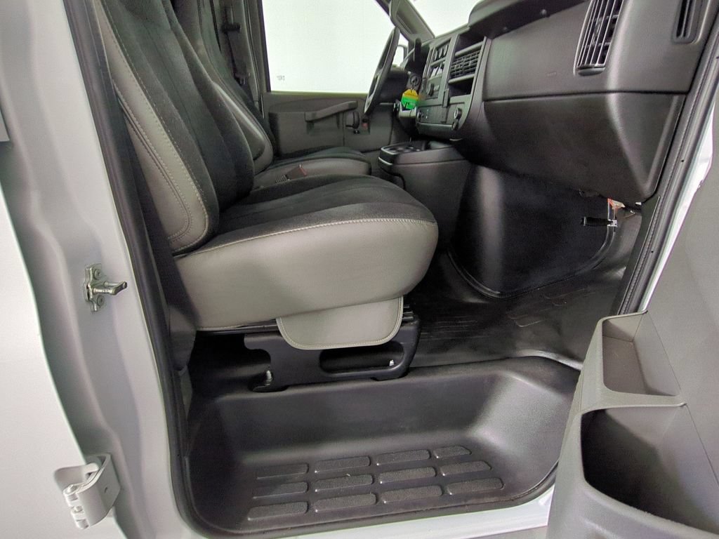 Used 2025 Chevrolet Express 2500 w/ Driver Convenience Package RWD image 26