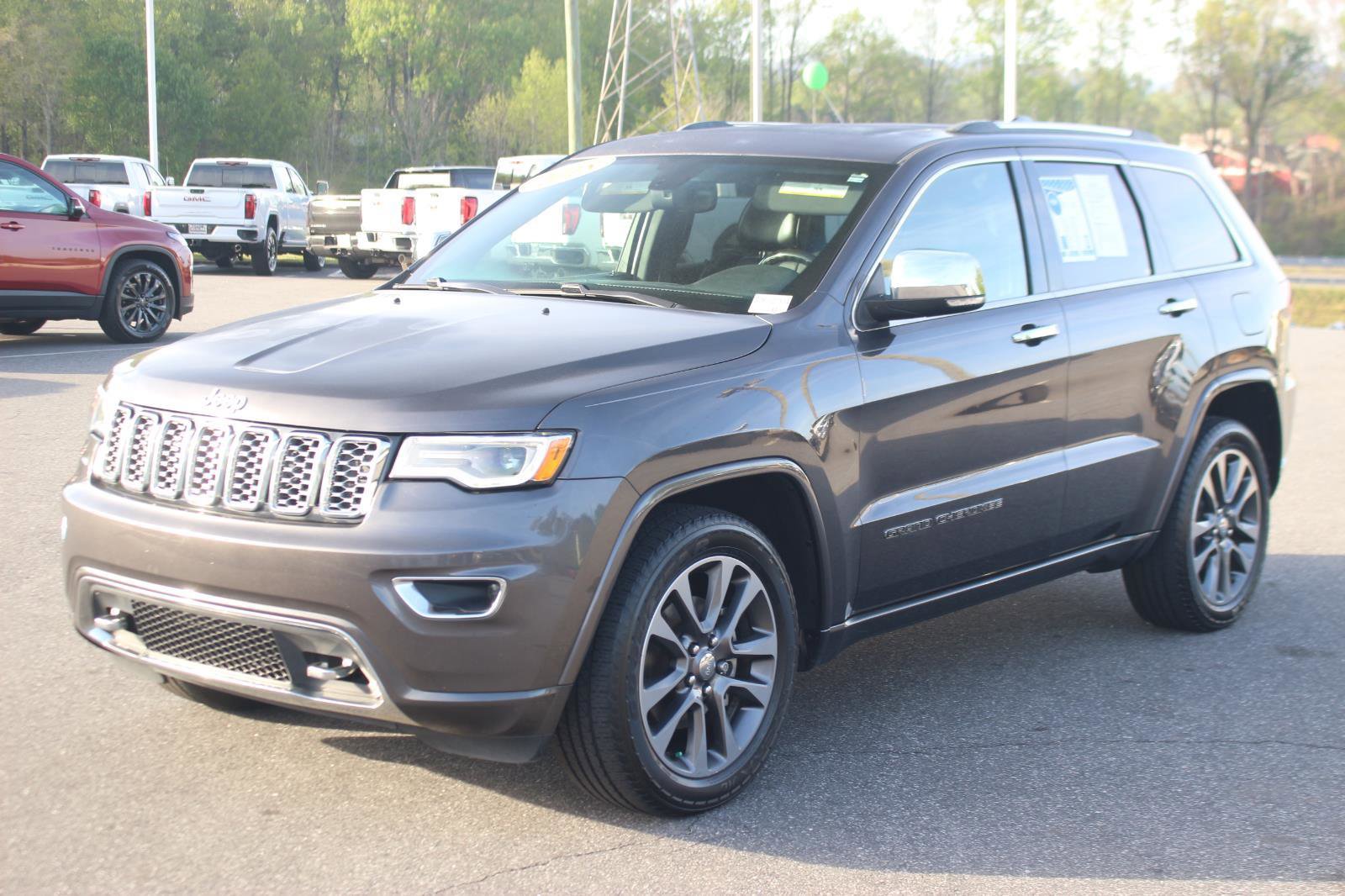 Used 2018 Jeep Grand Cherokee Overland RWD image 3