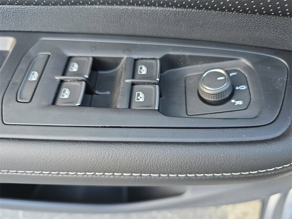 New 2026 Volkswagen Atlas Cross Sport SE image 24