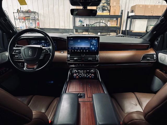 Certified 2024 Lincoln Navigator L Reserve image 28
