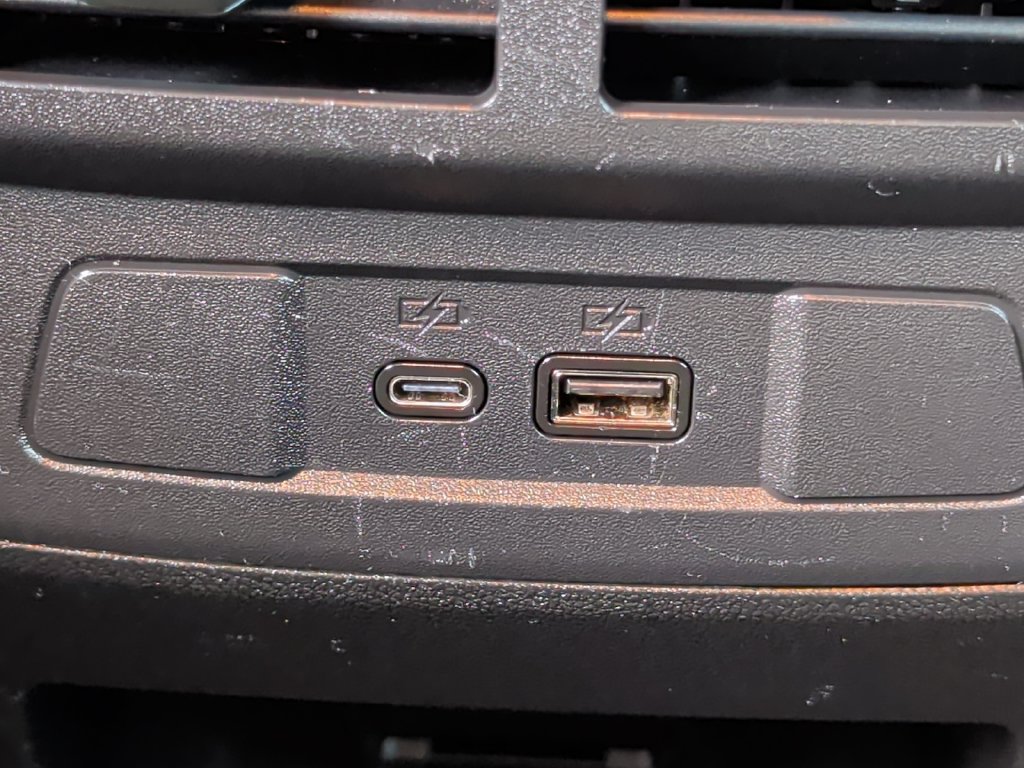 Used 2024 GMC Canyon Denali AWD/4WD image 32