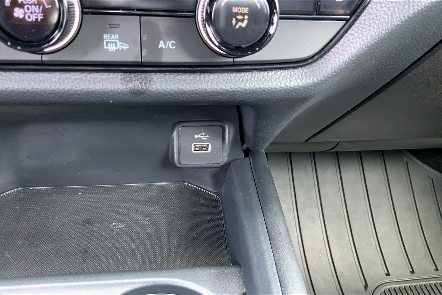 Used 2025 Honda HR-V Sport image 31