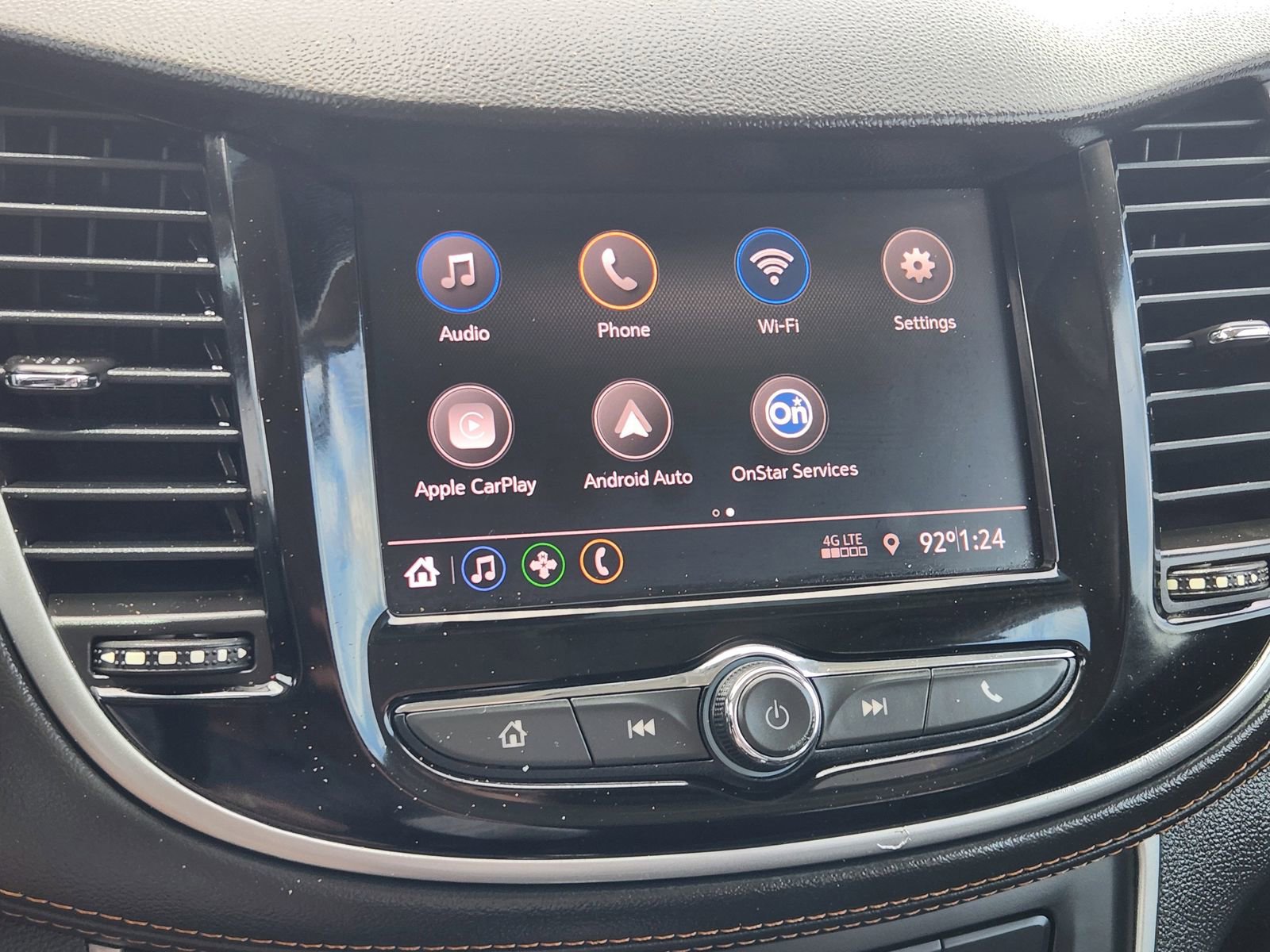Used 2021 Chevrolet Trax LT w/ LT Convenience Package FWD image 18