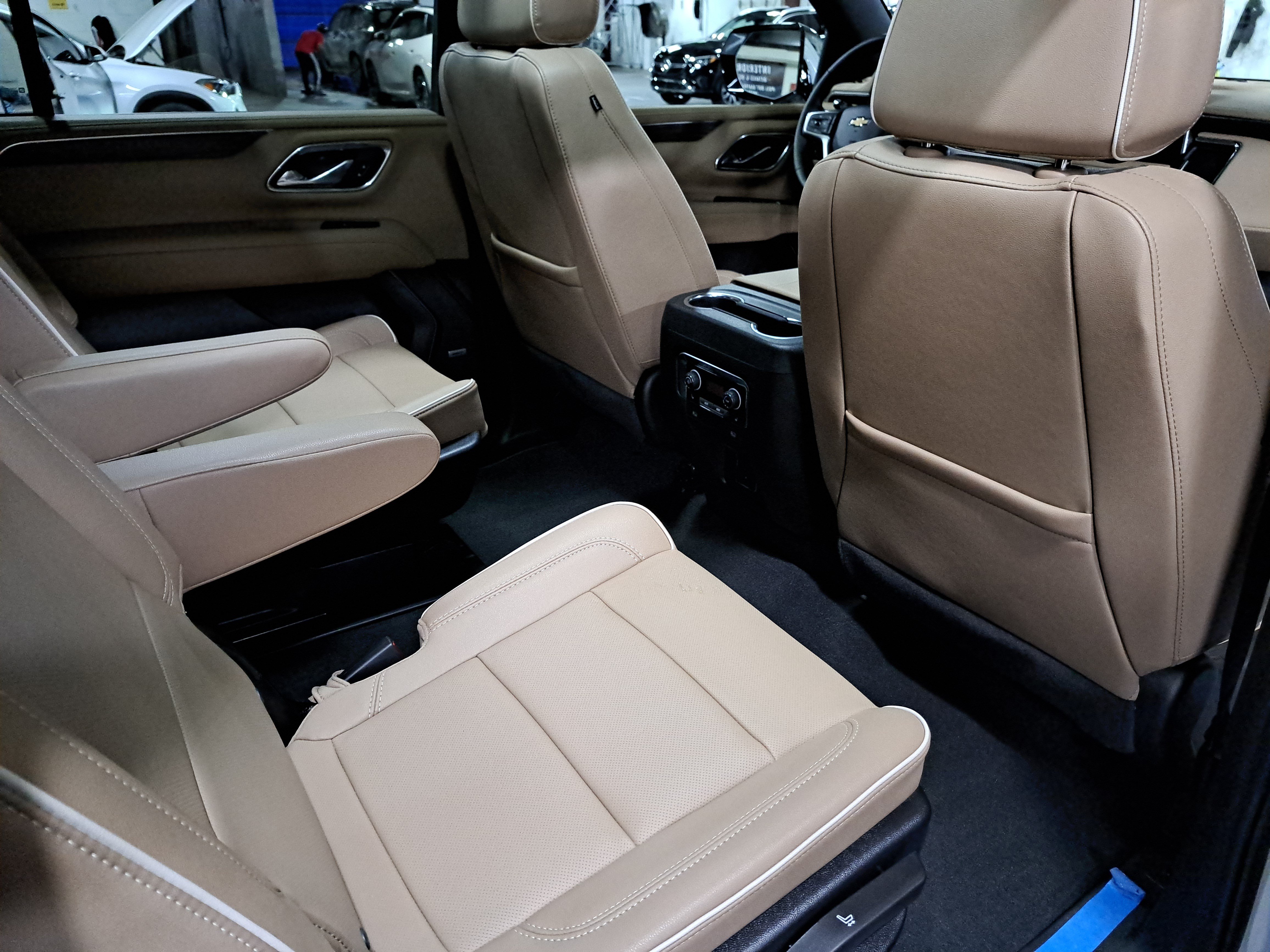 Used 2024 Chevrolet Suburban Premier AWD/4WD image 11