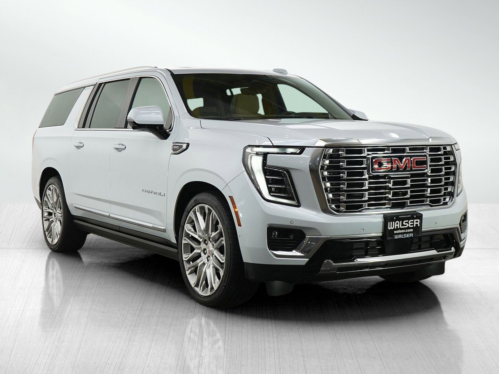 Used 2026 GMC Yukon XL Denali w/ Denali Reserve Package AWD/4WD image 7