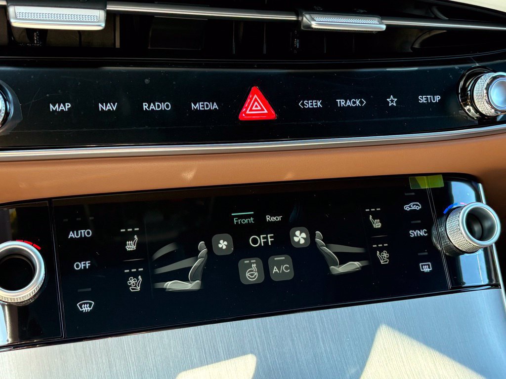 New 2027 Genesis GV70 2.5T Advanced AWD/4WD image 16