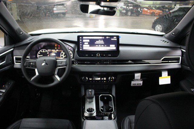 New 2026 Mitsubishi Outlander LE FWD image 20
