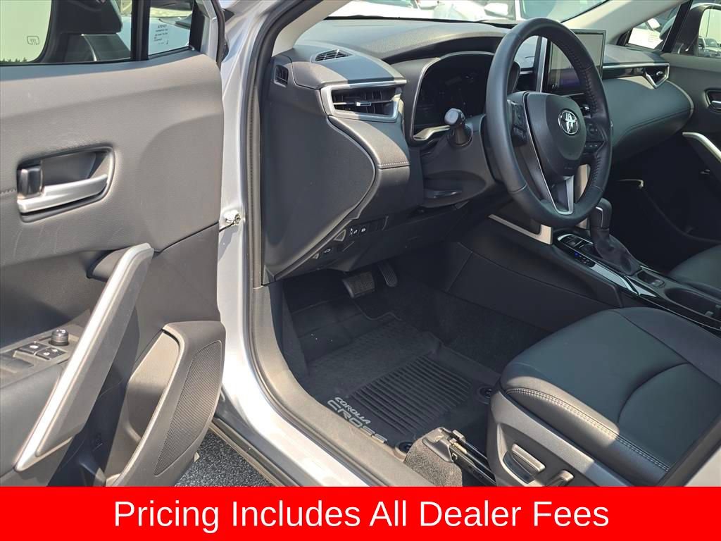 Used 2024 Toyota Corolla Cross XLE w/ Convenience Package AWD/4WD image 9