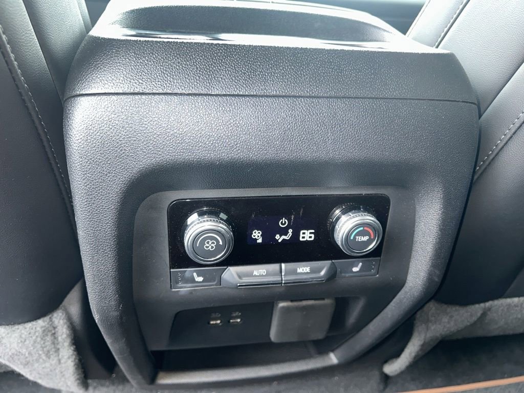 Used 2024 GMC Acadia AT4 w/ Luxury Package image 28