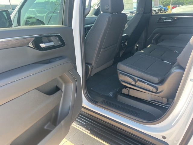 New 2025 Chevrolet Suburban LS image 32