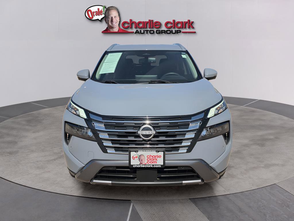Used 2024 Nissan Rogue SL FWD image 12