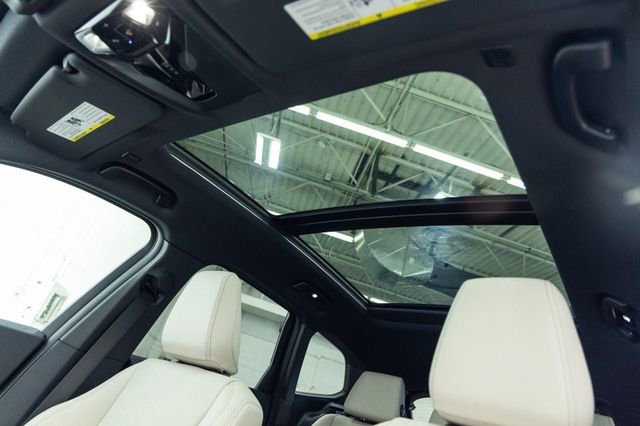 Certified 2025 BMW X1 xDrive28i AWD/4WD image 15