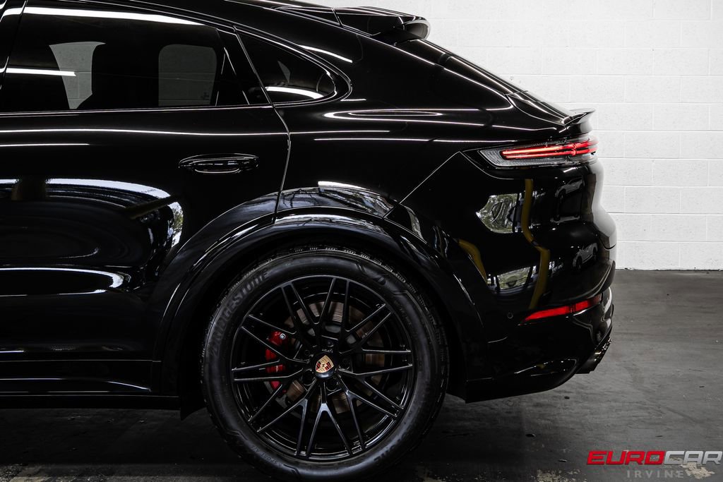 Used 2025 Porsche Cayenne GTS image 12