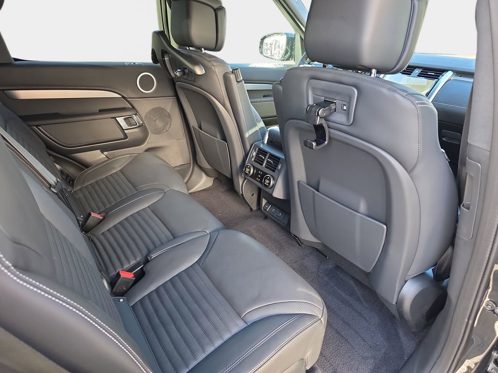 New 2026 Land Rover Discovery Limited Edition AWD/4WD image 11