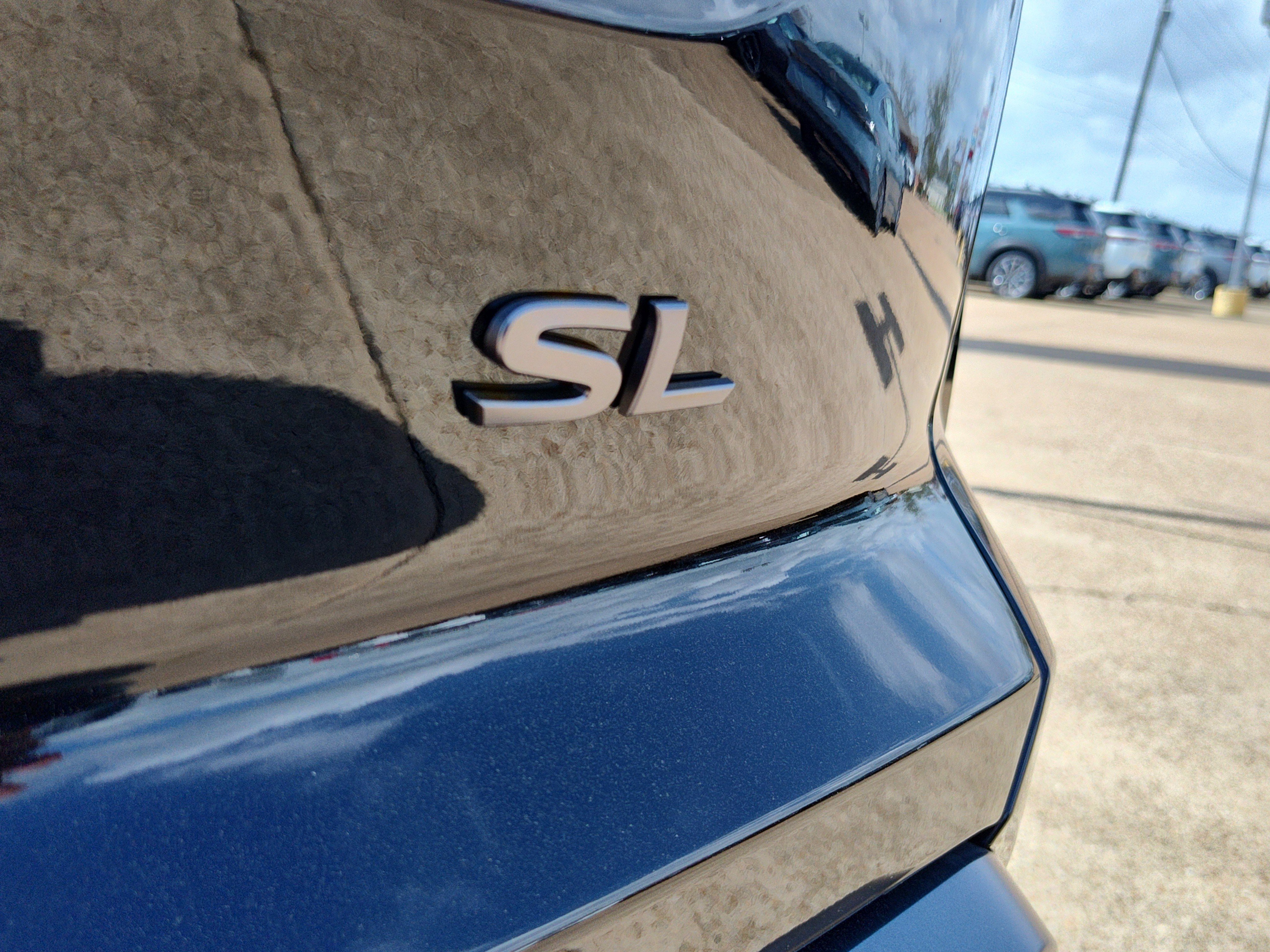New 2026 Nissan Pathfinder SL FWD image 4