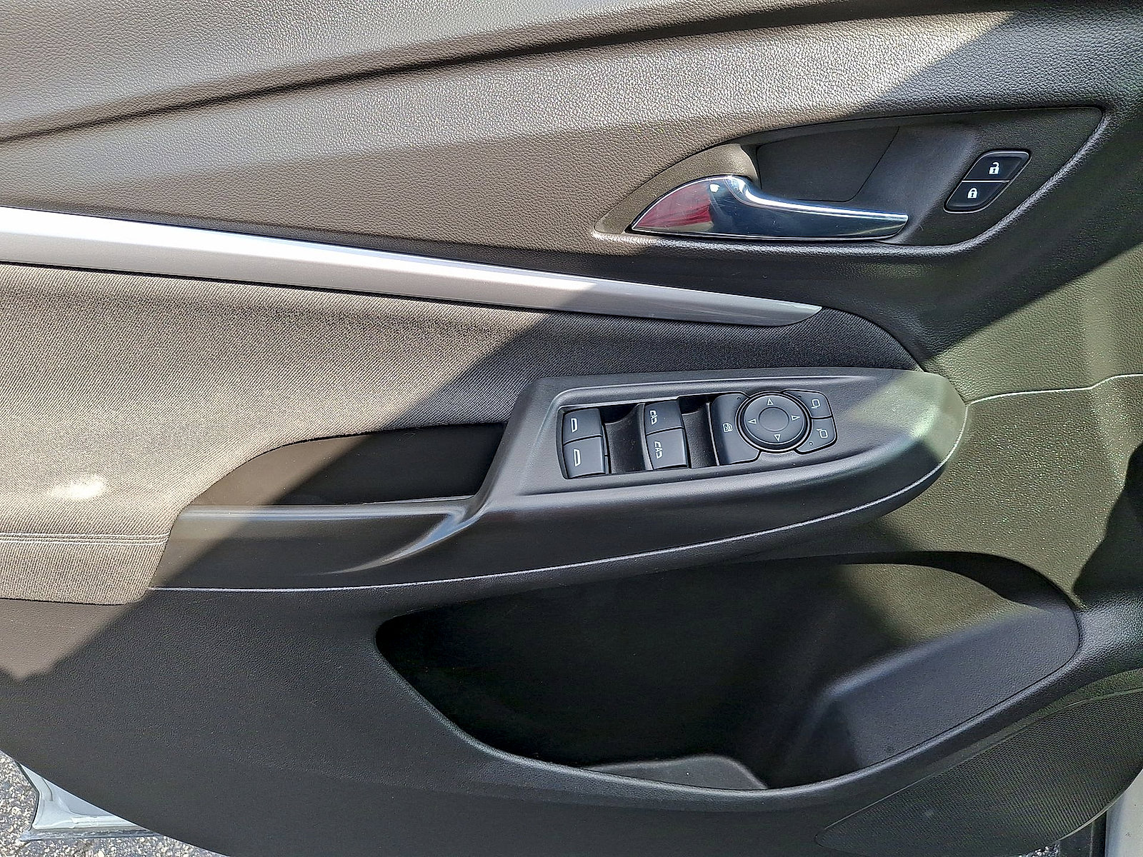 Used 2023 Chevrolet Bolt EUV LT w/ Driver Confidence Package FWD image 10