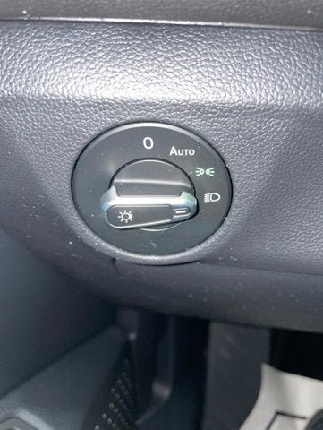 Certified 2023 Volkswagen Jetta SE w/ Panoramic Sunroof Package FWD image 16