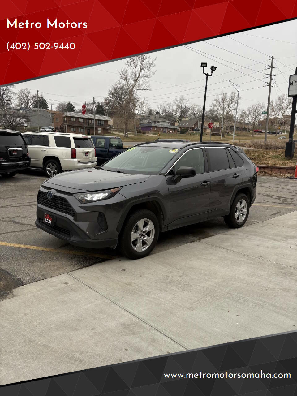 Used 2021 Toyota RAV4 LE image 1
