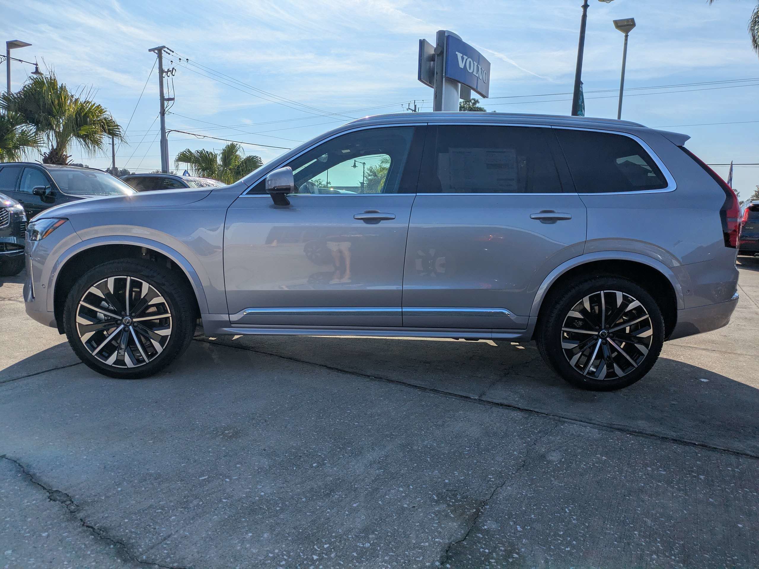 New 2026 Volvo XC90 B6 Plus w/ Protection Package Premier image 7