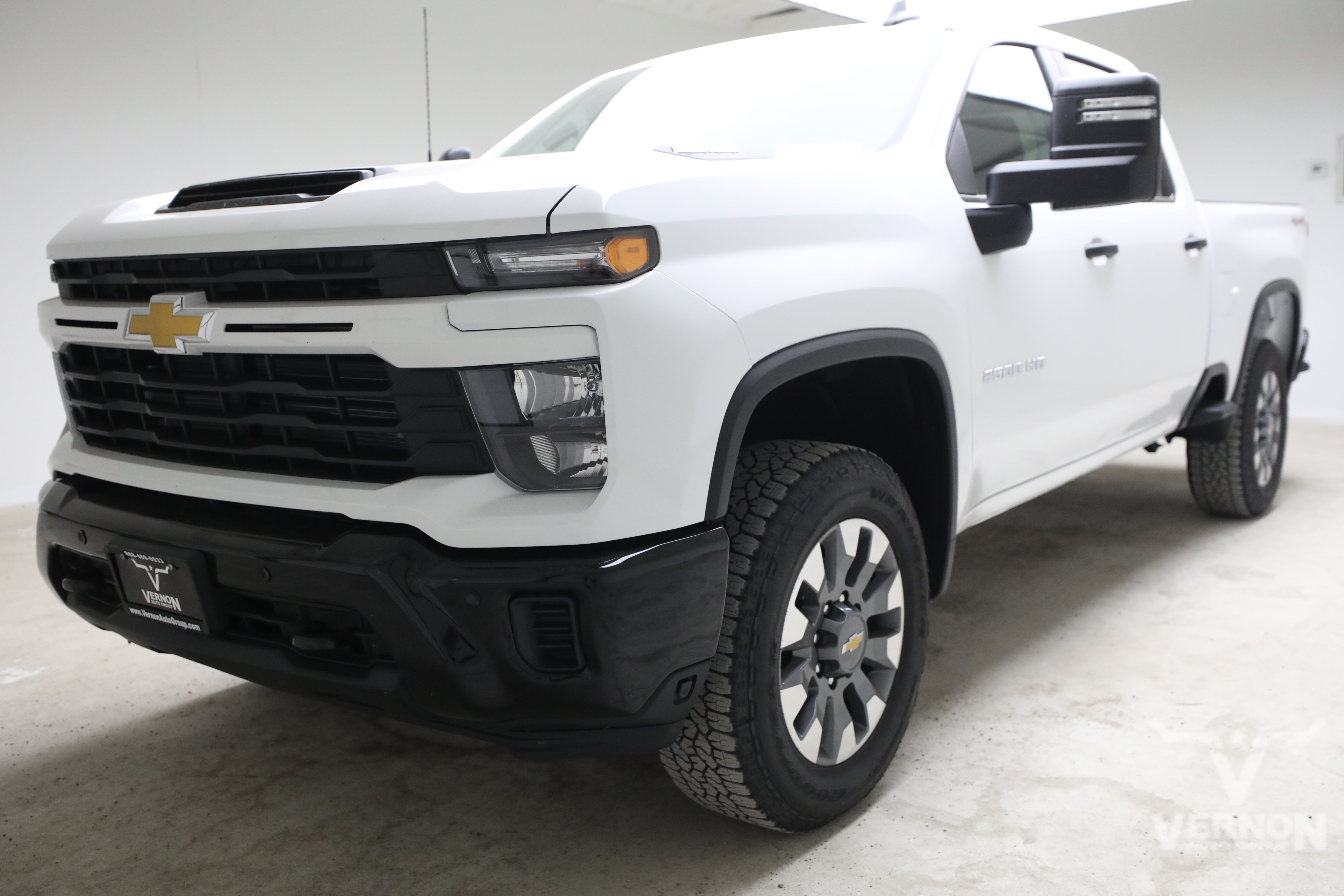 New 2026 Chevrolet Silverado 2500 Custom w/ Custom Value Package AWD/4WD video 1