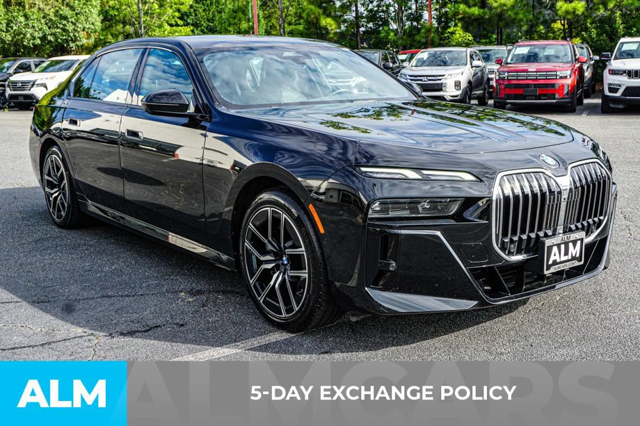 Used 2024 BMW 740i xDrive AWD/4WD image 3