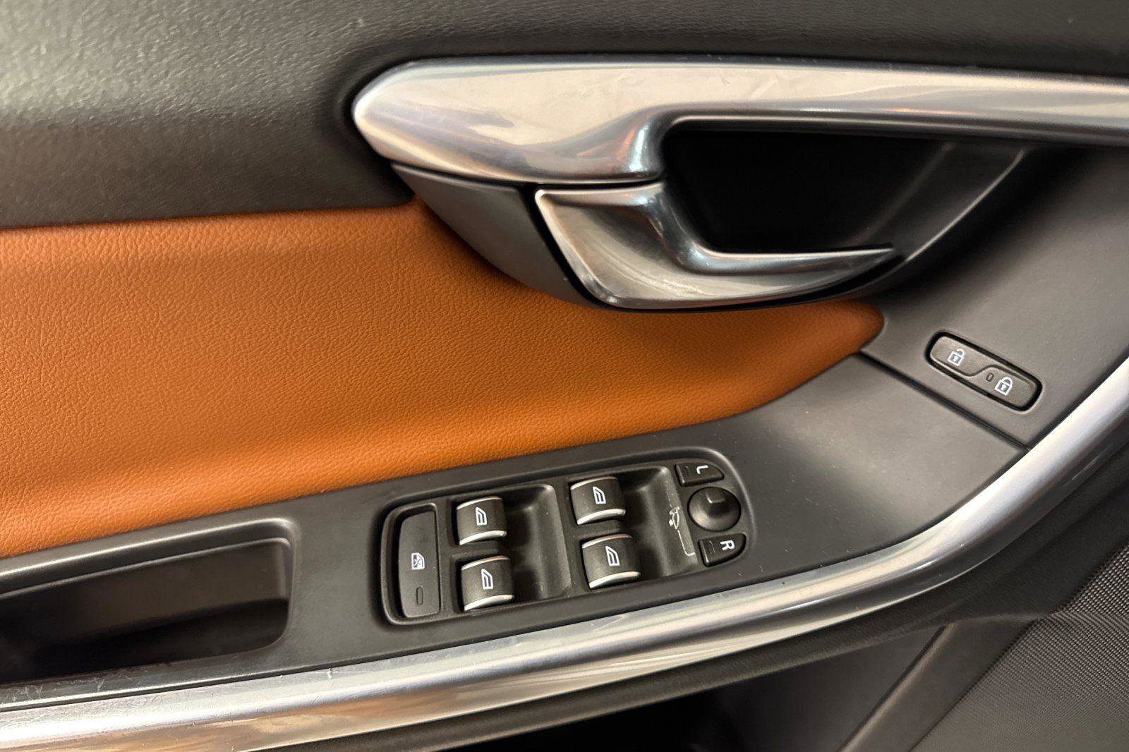 Used 2016 Volvo S60 T5 Premier image 10