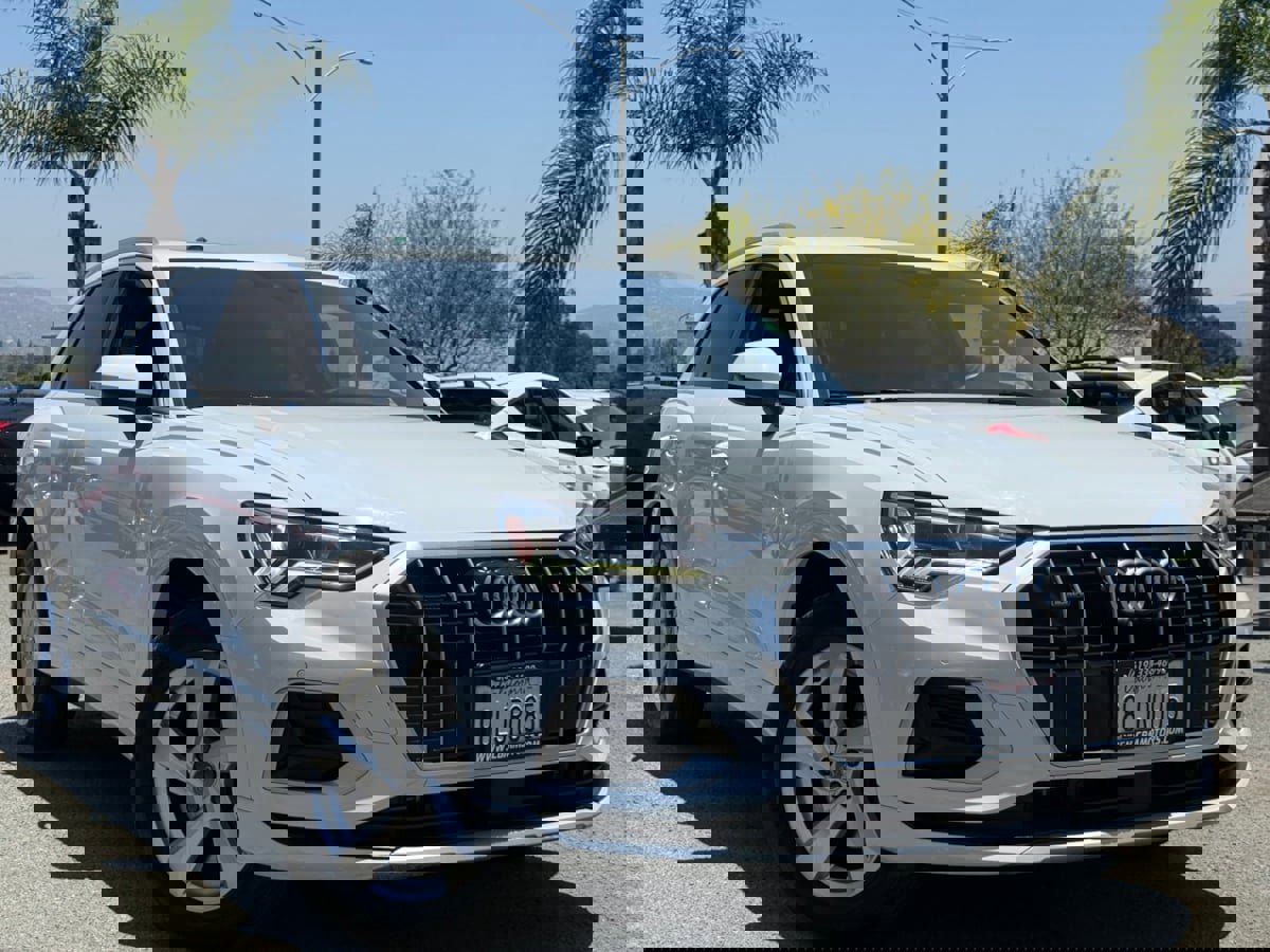 Used 2019 Audi Q3 2.0T Premium Plus w/ Premium Plus Package image 2