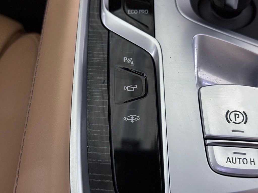 Used 2022 BMW 750i xDrive w/ Executive Package image 41